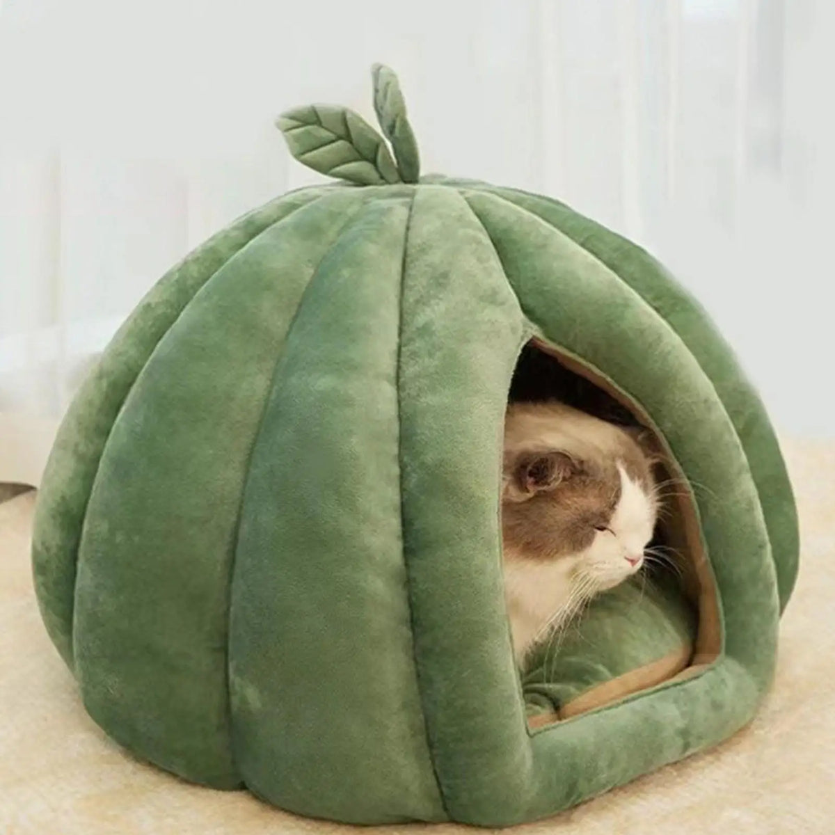 Pumpkin Cat Cave Bed – Enclosed Flannel Cat House