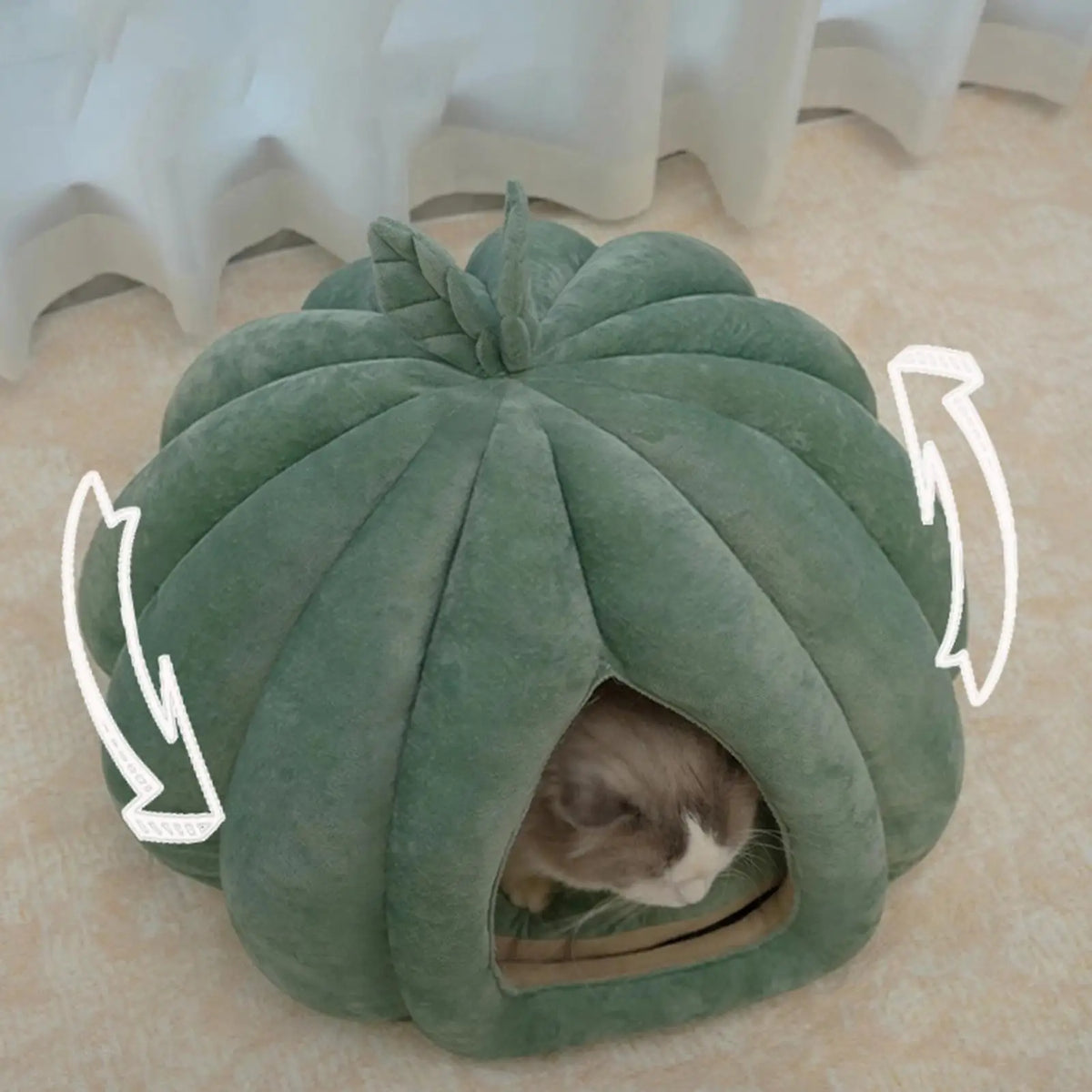 Pumpkin Cat Cave Bed – Enclosed Flannel Cat House